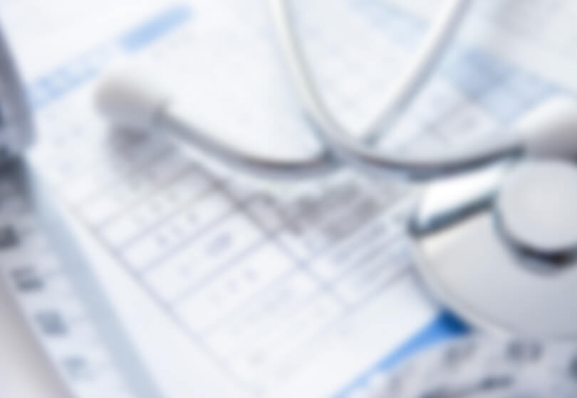 健康診断書と聴診器のイメージ